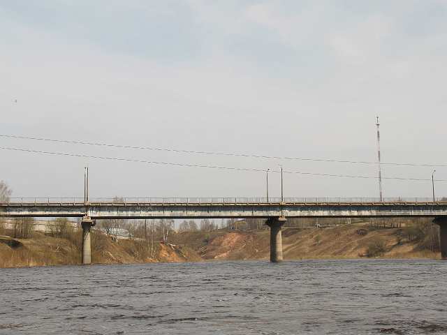 IMG_2455.jpg - Автомобильный мост - признак приближения к г. Боровичи